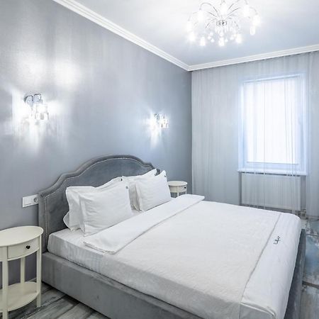 Romari Вічева 1 Appartement Lviv Buitenkant foto