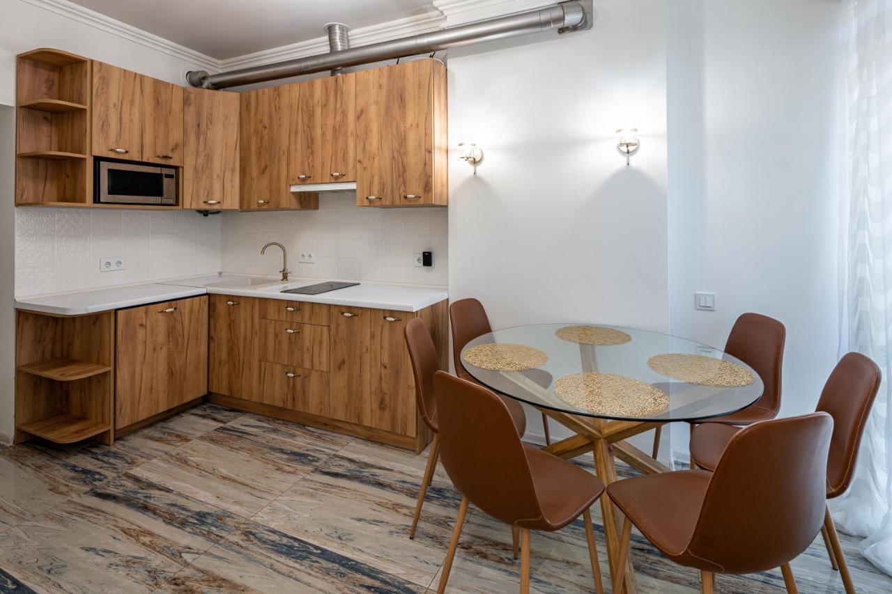 Romari Вічева 1 Appartement Lviv Buitenkant foto