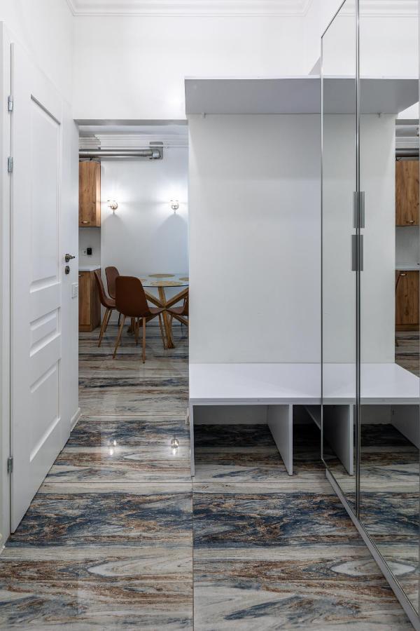 Romari Вічева 1 Appartement Lviv Buitenkant foto